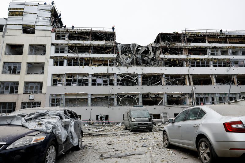 Kremlin’s Ceasefire Conundrum: Unanswered Questions Stall Peace in Ukraine