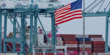Trump officials downplay court ruling that blocked sweeping tariffs