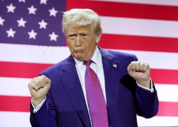 Trump’s big crypto dinner this Thursday will host 220 guests, including a Chinese billionaire—while a U.S. Senator plans to join a protest outside