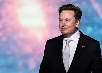 Tesla executives questioned Musk after he denied killing $25,000 EV project, sources say