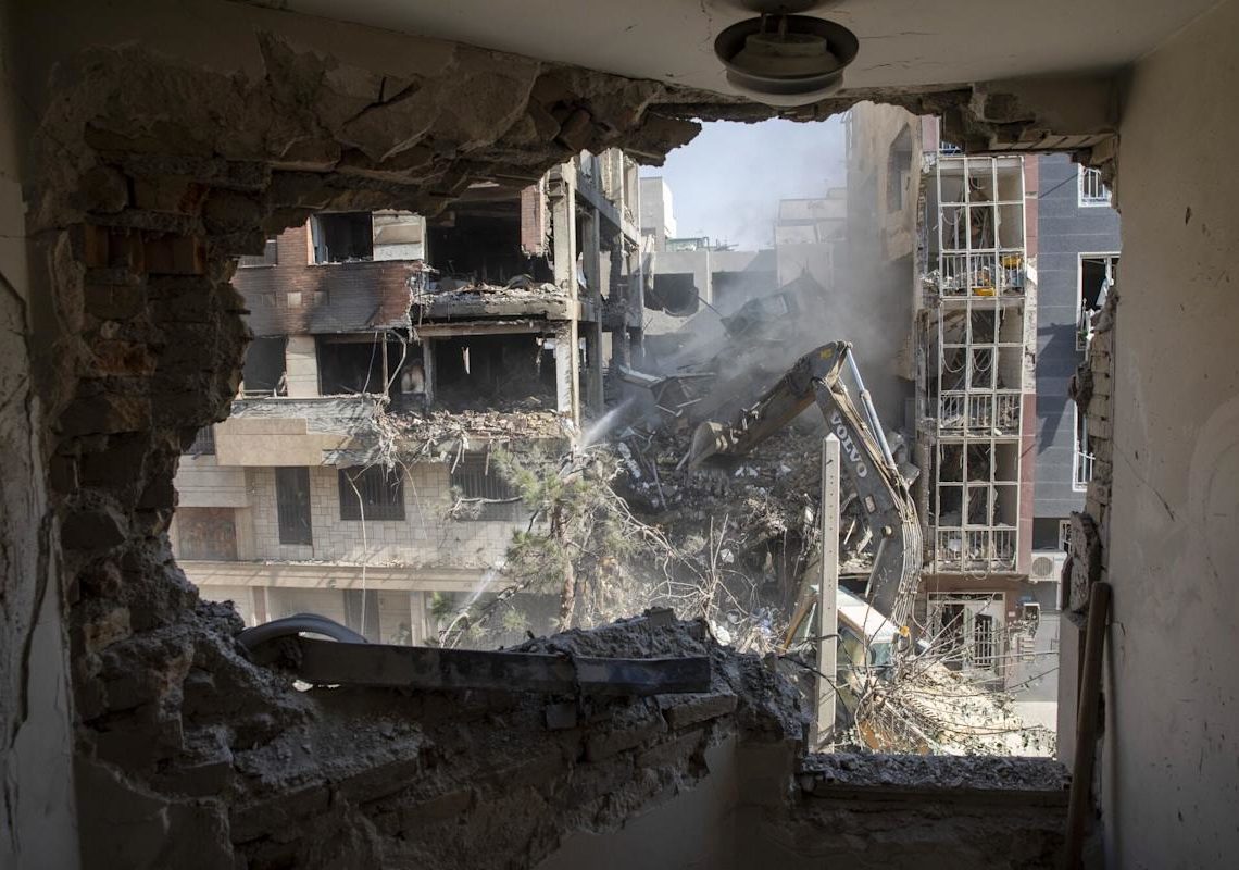 Wall Street’s Momentum Machine Faces a Middle East Stress Test