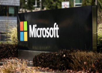 Microsoft alerts businesses, governments to server software attack