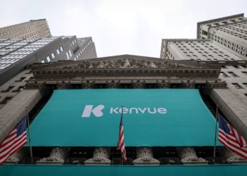 Analysis-Trump’s Tylenol claims limit M&A options for parent company Kenvue
