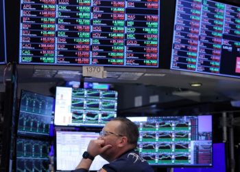 Sentiment steadies after Trump cools rhetoric on China, gold at record highs